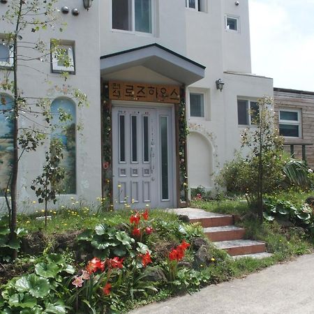 Black Rosehouse Seogwipo Exterior photo